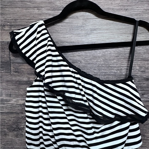 White House Black Market Black and White One Shoulder Dress - Picture 4 of 6